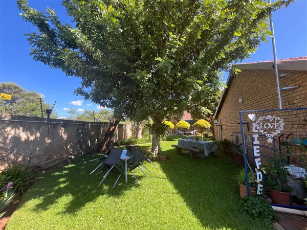 2 Bedroom Townhouse 2 Bedroom Townhouse