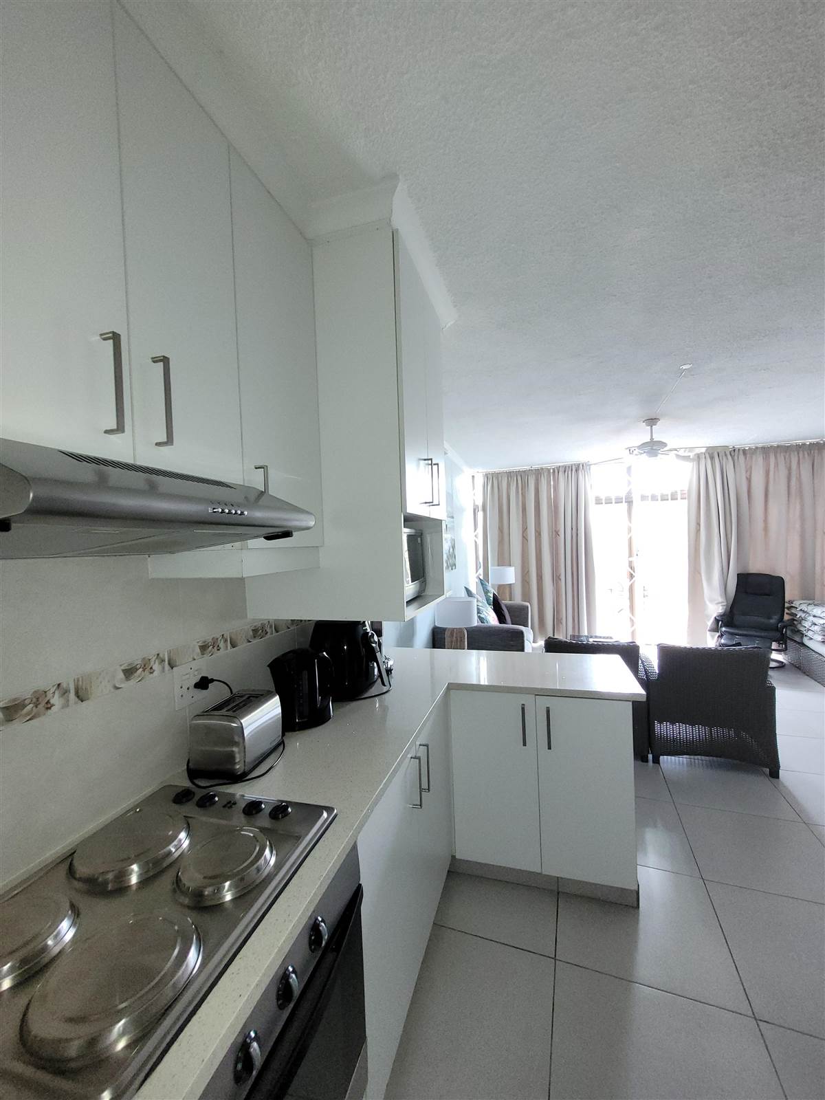 2 Bed Apartment in Umhlanga Rocks photo number 10