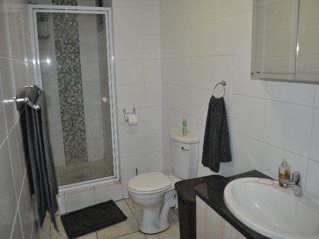 2 Bed Apartment in Hatfield photo number 4
