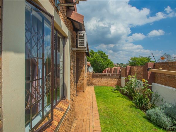 3 Bedroom Townhouse 3 Bedroom Townhouse