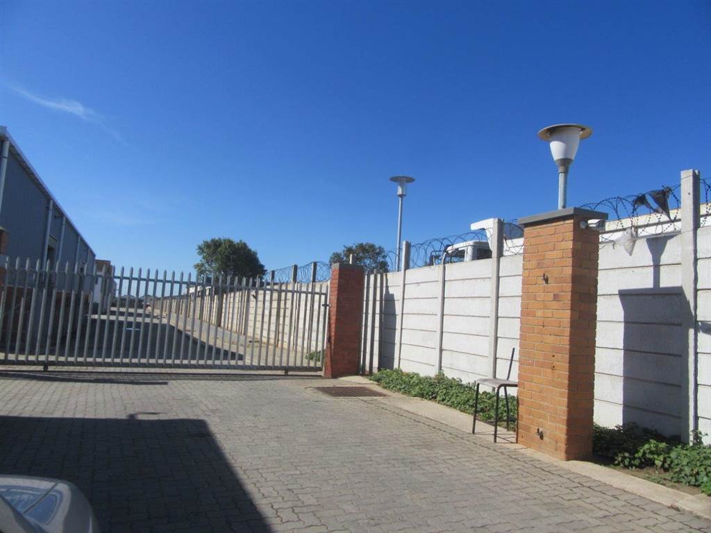 13100  m² Industrial space in Algoa Park photo number 3