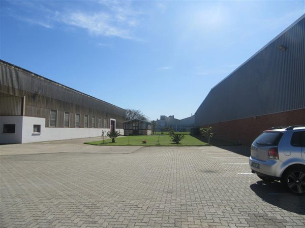 13 100  m² Industrial space