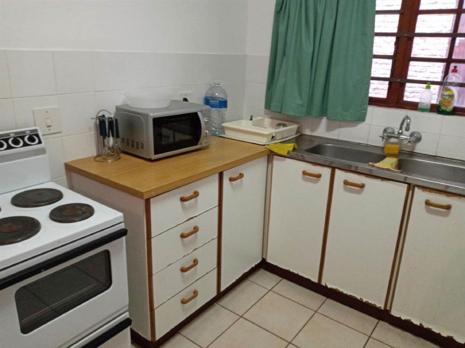 2 Bed House in Scottburgh Central photo number 6