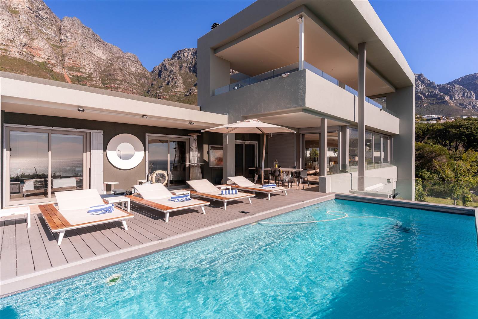 4 Bed House in Camps Bay photo number 6