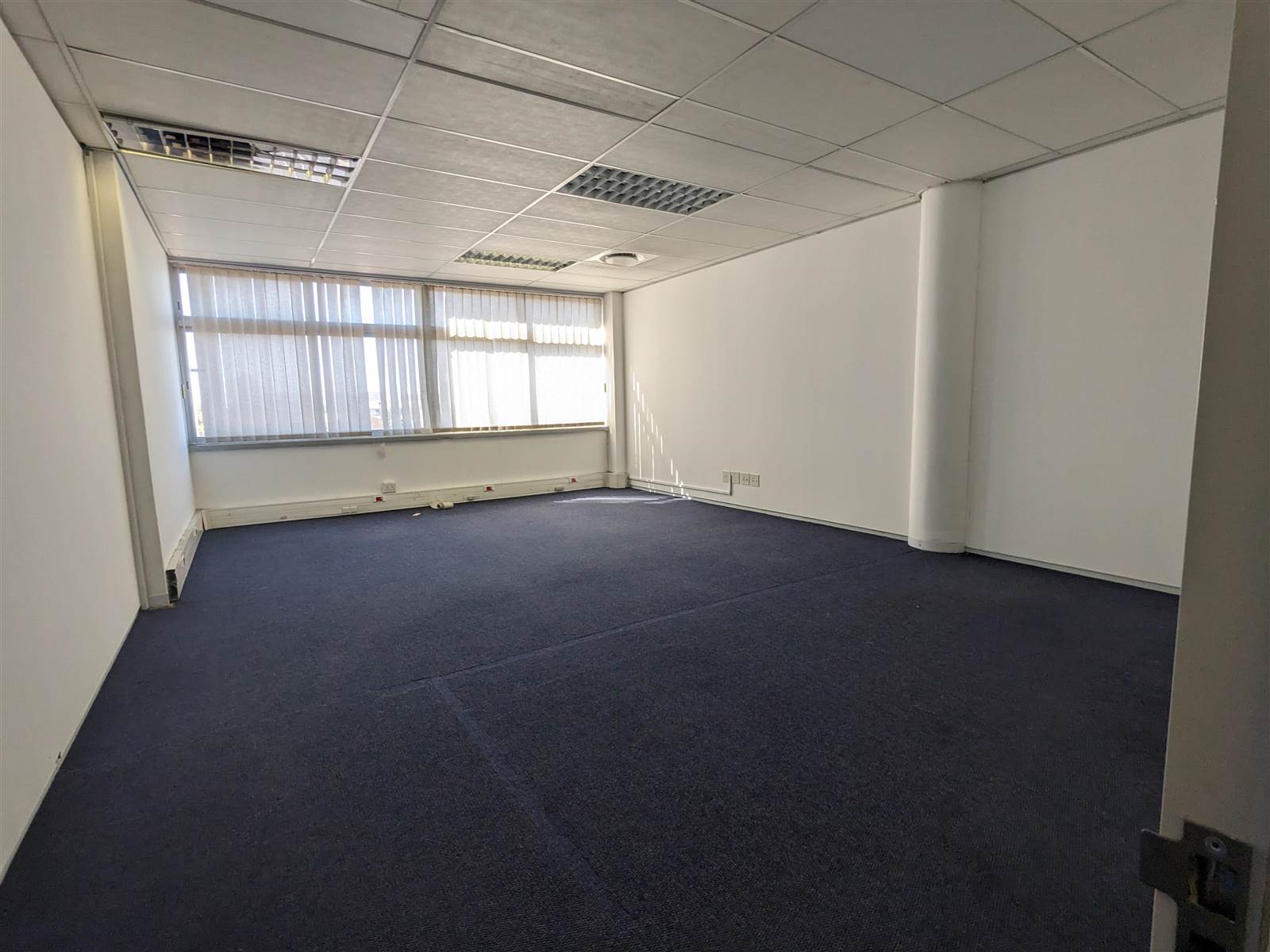 92  m² Commercial space in Milnerton Central photo number 10