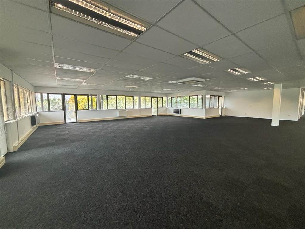 930  m² Commercial space in Illovo photo number 24