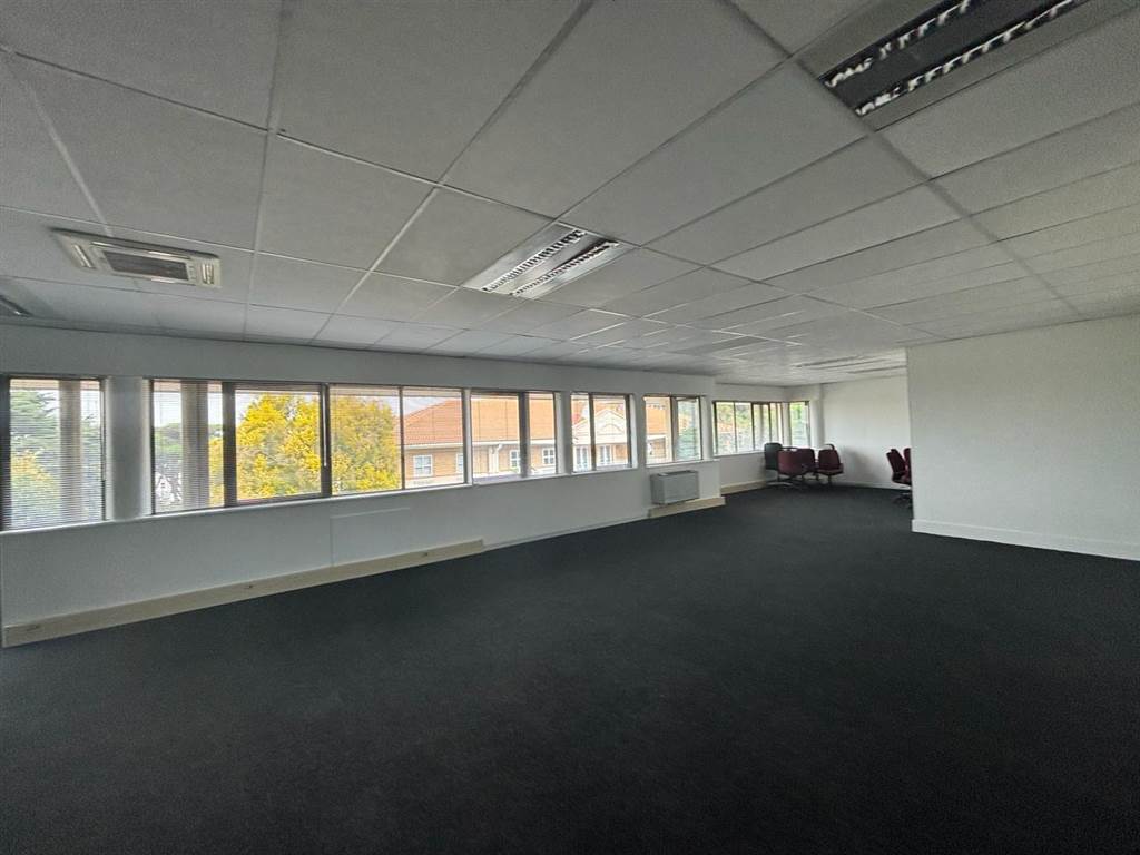 930  m² Commercial space in Illovo photo number 7