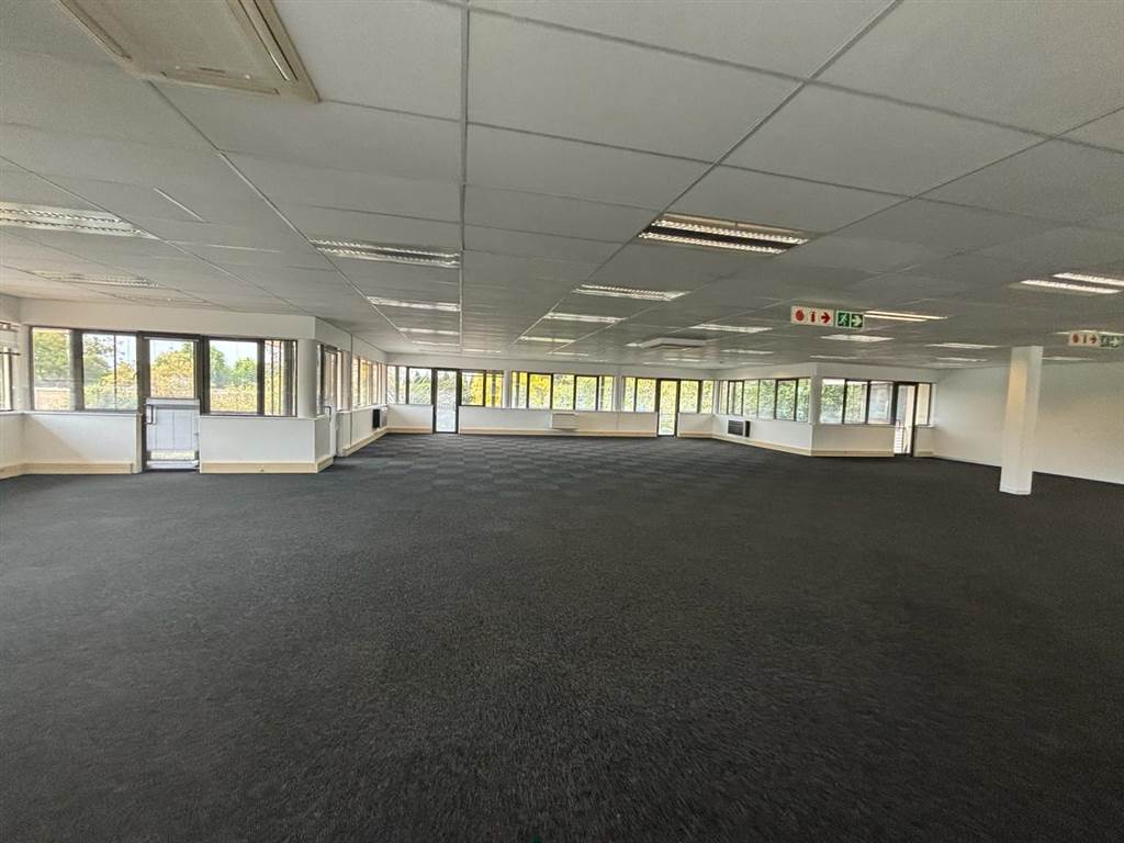 930  m² Commercial space in Illovo photo number 18