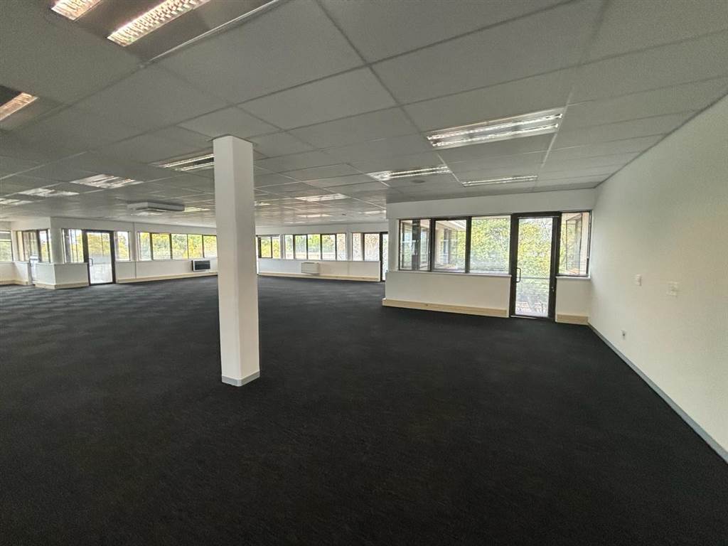 930  m² Commercial space in Illovo photo number 21