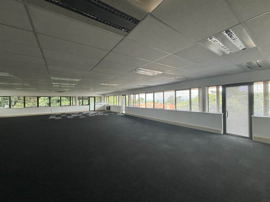 930  m² Commercial space in Illovo photo number 8