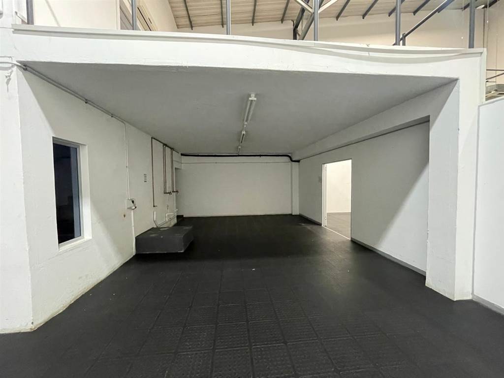 322  m² Industrial space in North Riding photo number 7
