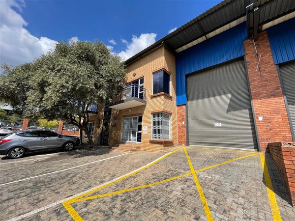 322  m² Industrial space in North Riding