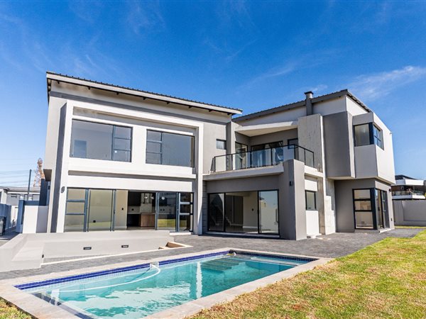 4 Bedroom House 4 Bedroom House