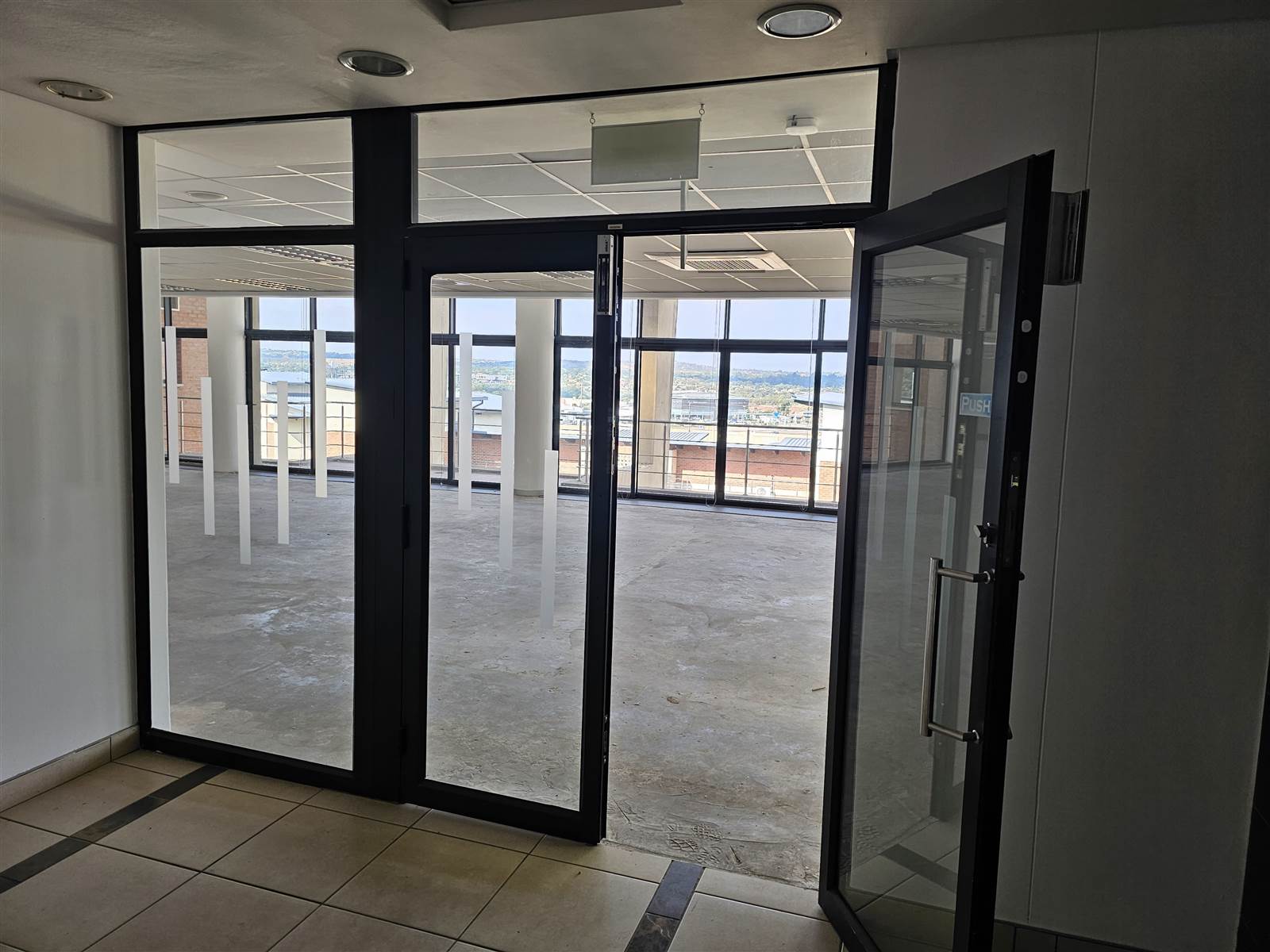 739  m² Commercial space in Centurion CBD photo number 17