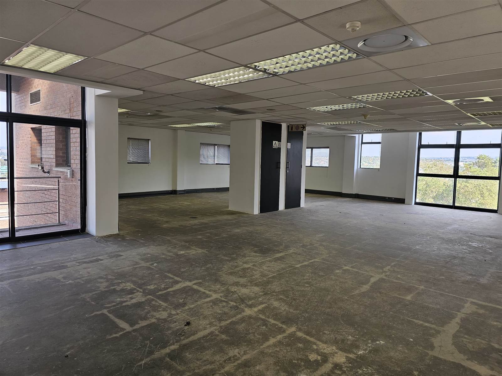 739  m² Commercial space in Centurion CBD photo number 13