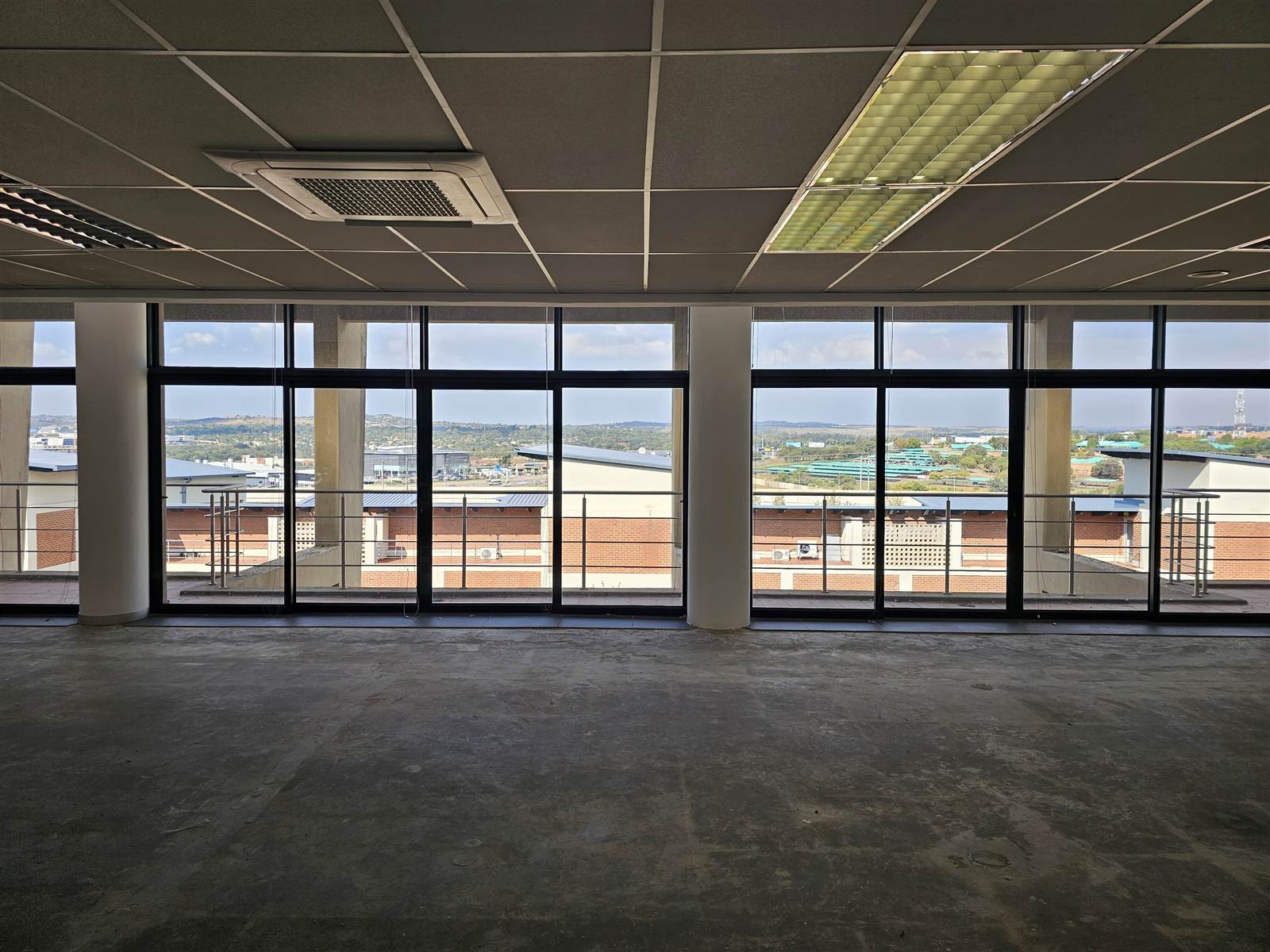 739  m² Commercial space in Centurion CBD photo number 3