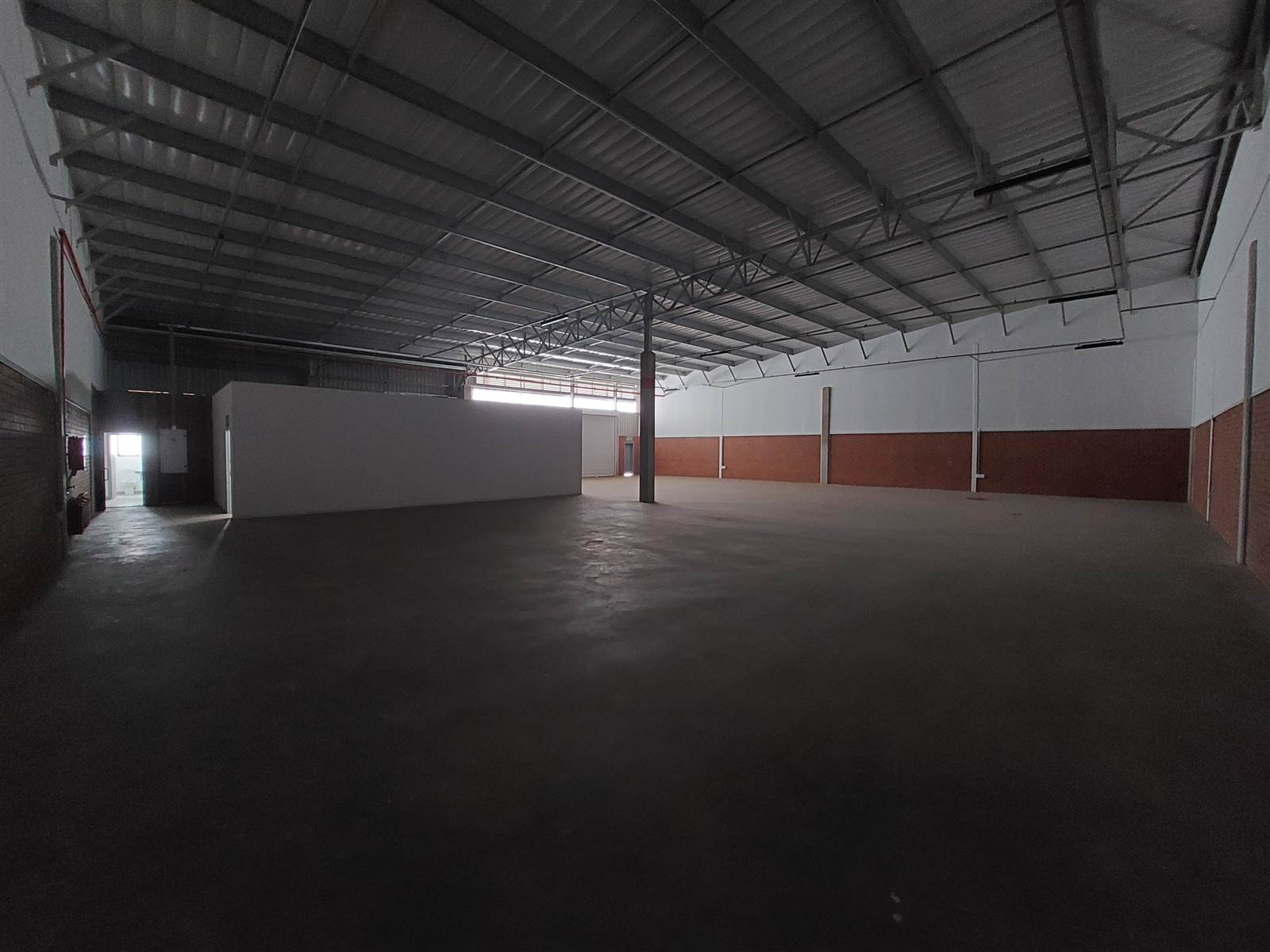 596  m² Industrial space in Clayville photo number 4