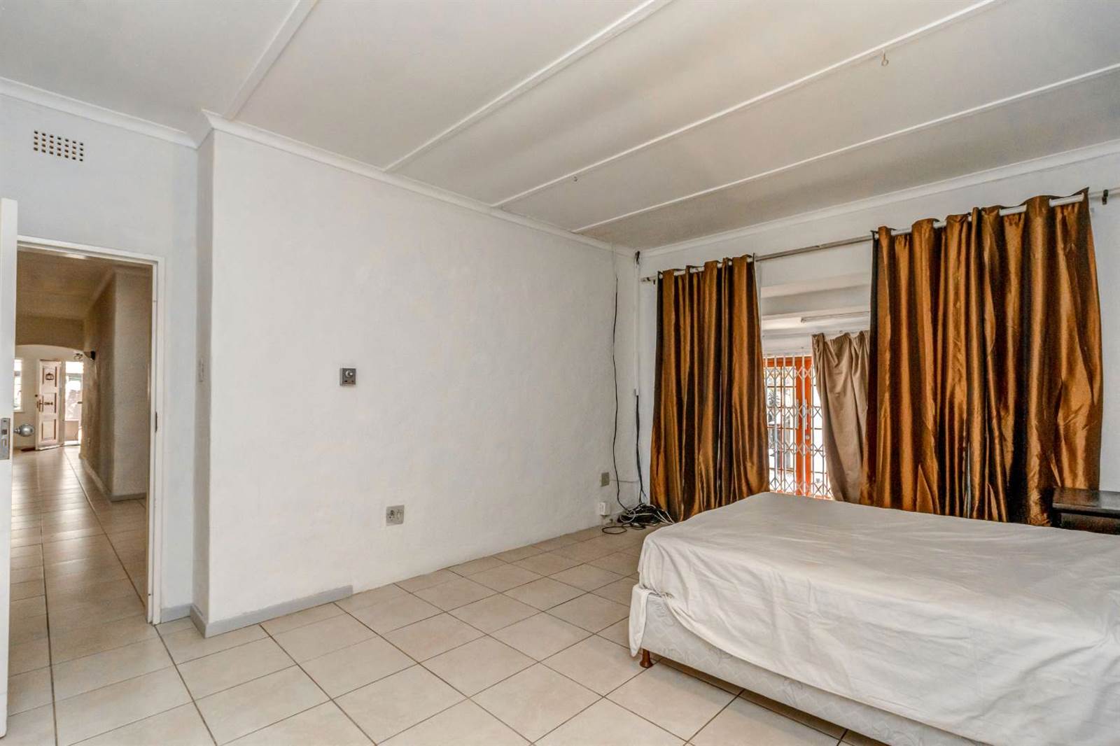 4 Bed House in Rivonia photo number 12
