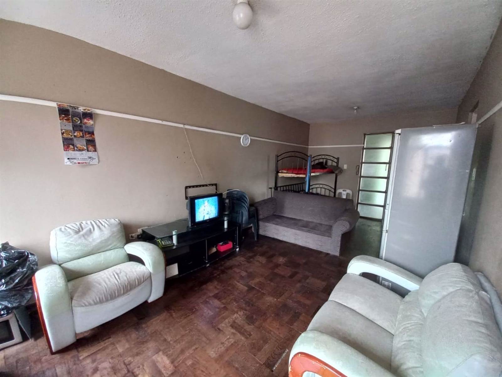 1 Bed Apartment in Durban CBD photo number 4