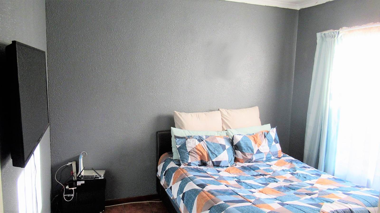 2 Bed Townhouse in Randfontein South photo number 20