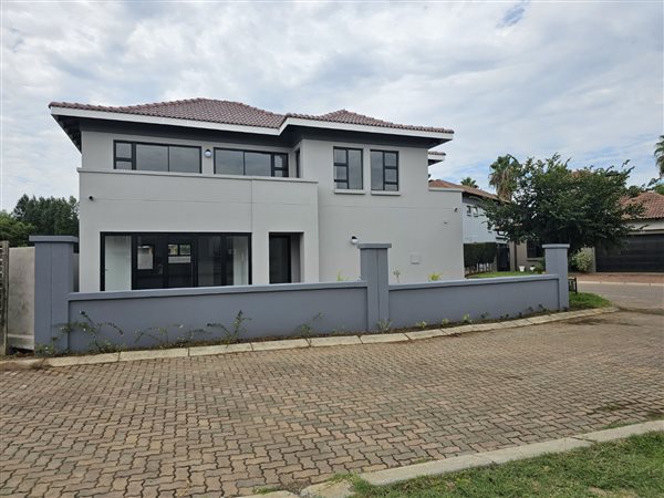 3 Bed House in The Islands Estate