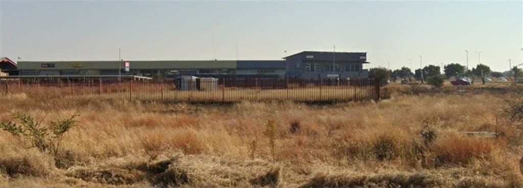 2160 m² Land available in Mafikeng photo number 8