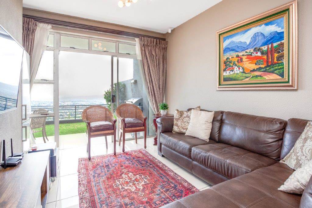3 Bed Apartment in Northcliff photo number 14