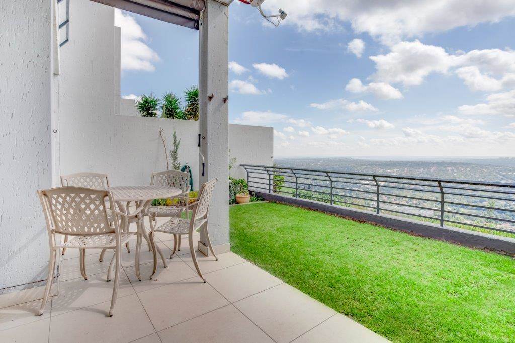 3 Bed Apartment in Northcliff photo number 13
