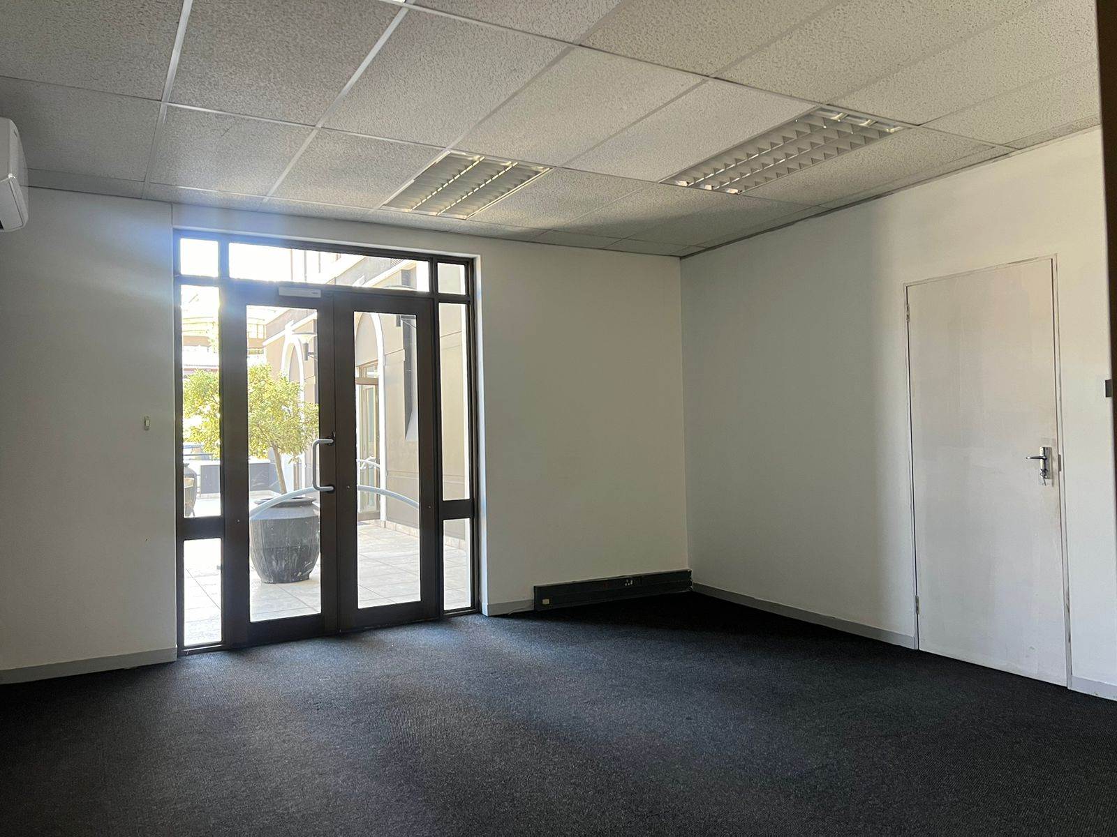 66  m² Commercial space in Hyde Park photo number 8