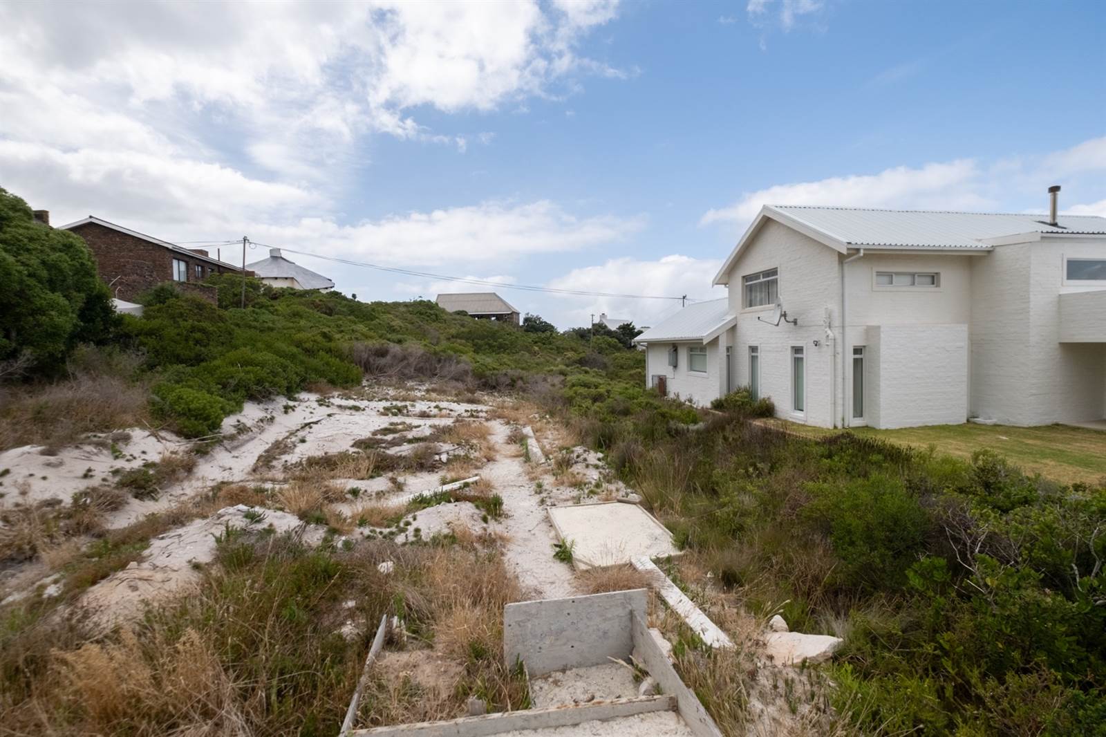 700 m² Land available in Bettys Bay photo number 1