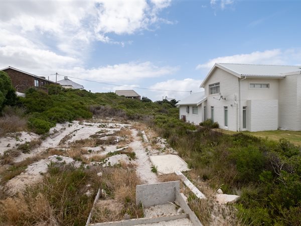 700 m² Land available in Bettys Bay