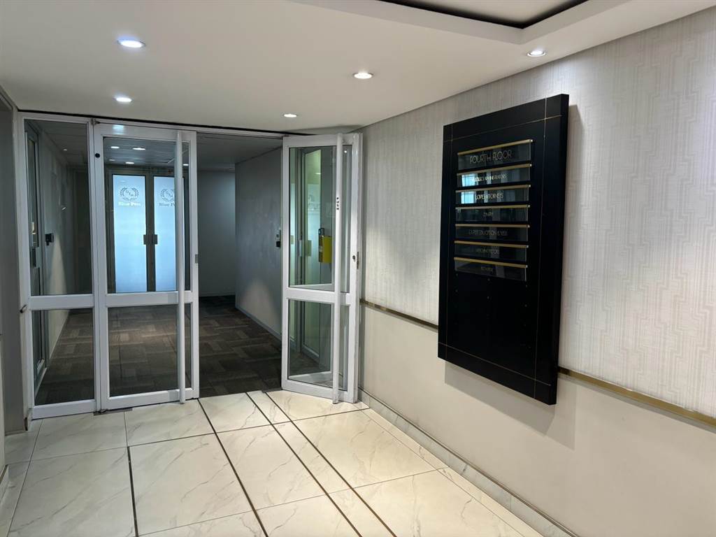 58  m² Commercial space in Rosebank photo number 2