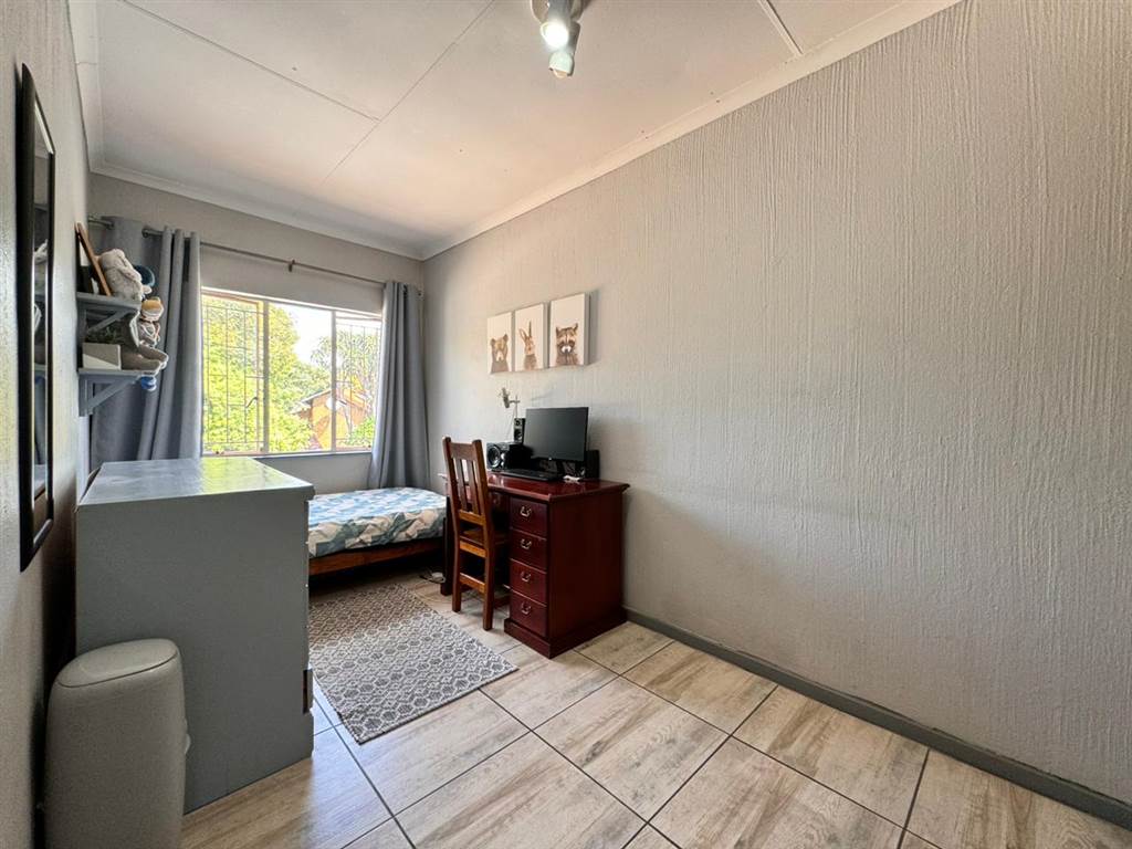 2 Bed Duplex in Garsfontein photo number 17