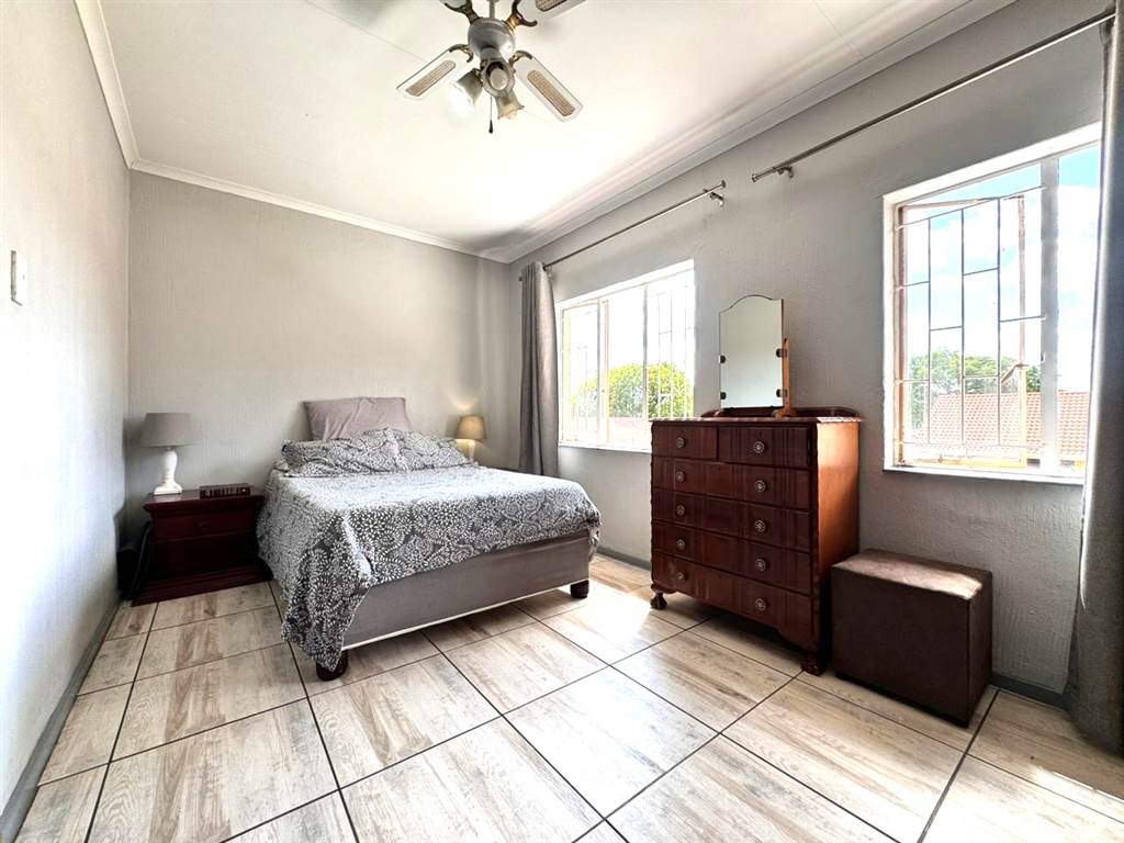 2 Bed Duplex in Garsfontein photo number 13