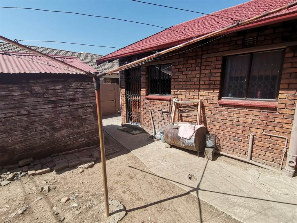 3 Bed House in Bohlokong photo number 14