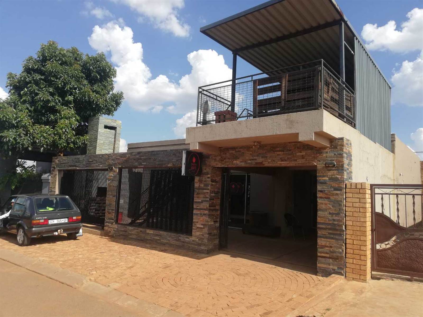 90  m² Commercial space in Orange Farm photo number 2