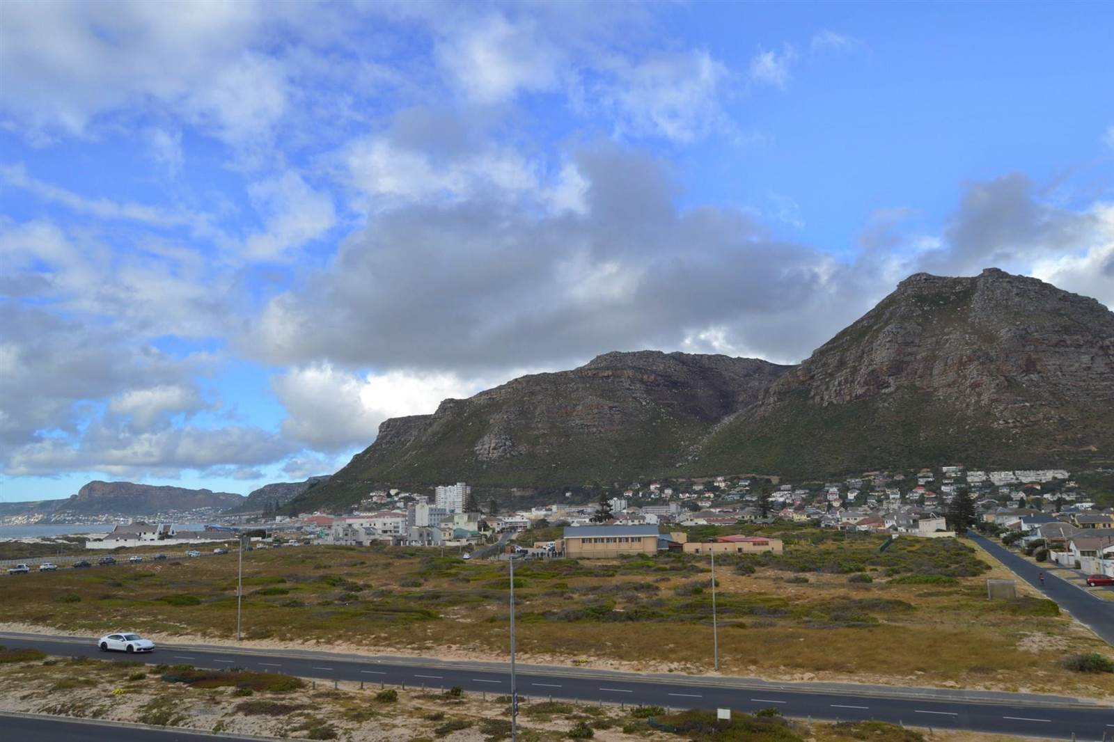 1 Bed Apartment in Muizenberg photo number 20