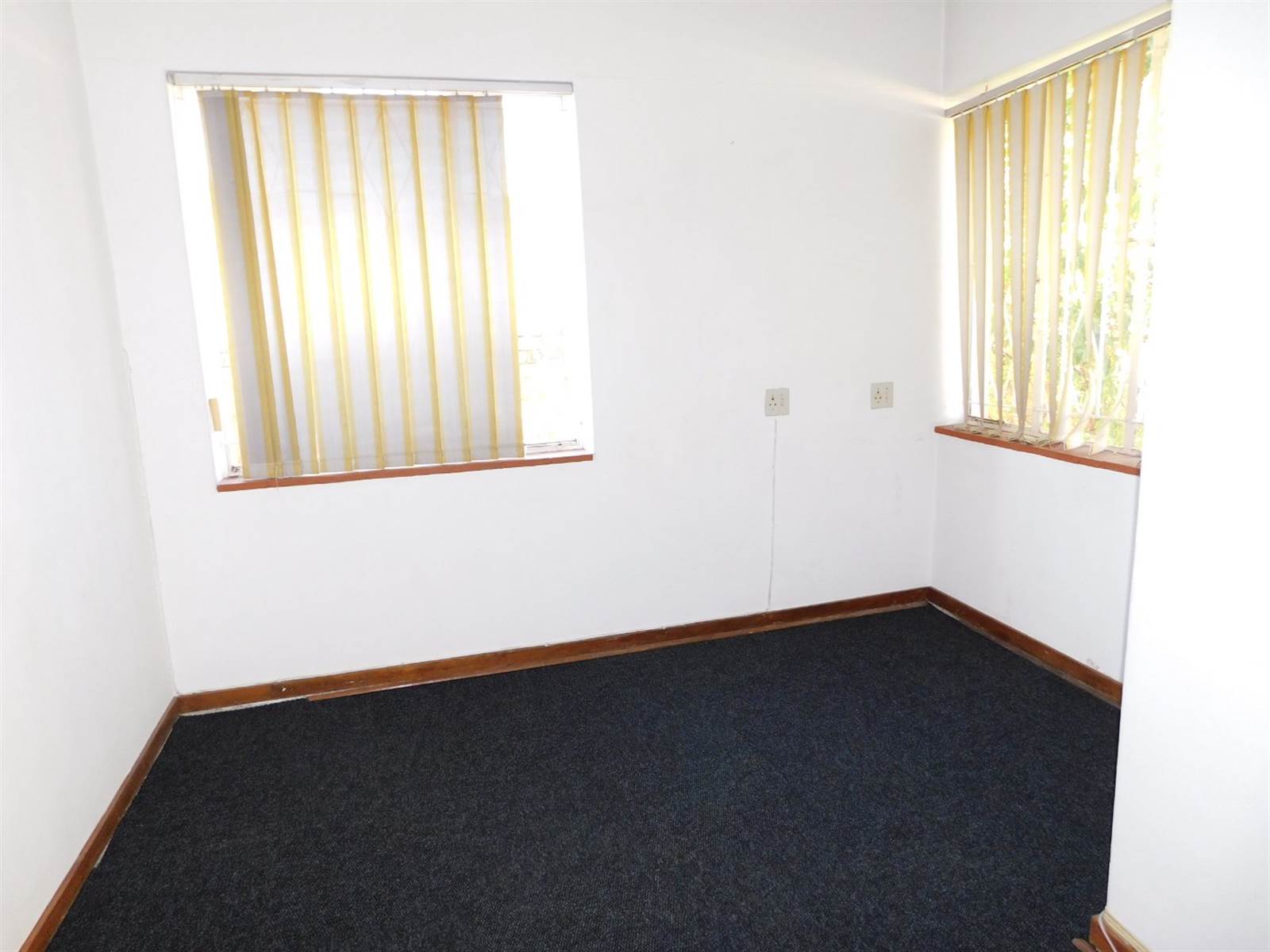 150  m² Office Space in Northcliff photo number 8