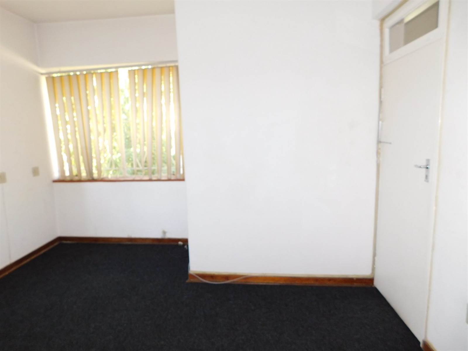 150  m² Office Space in Northcliff photo number 10