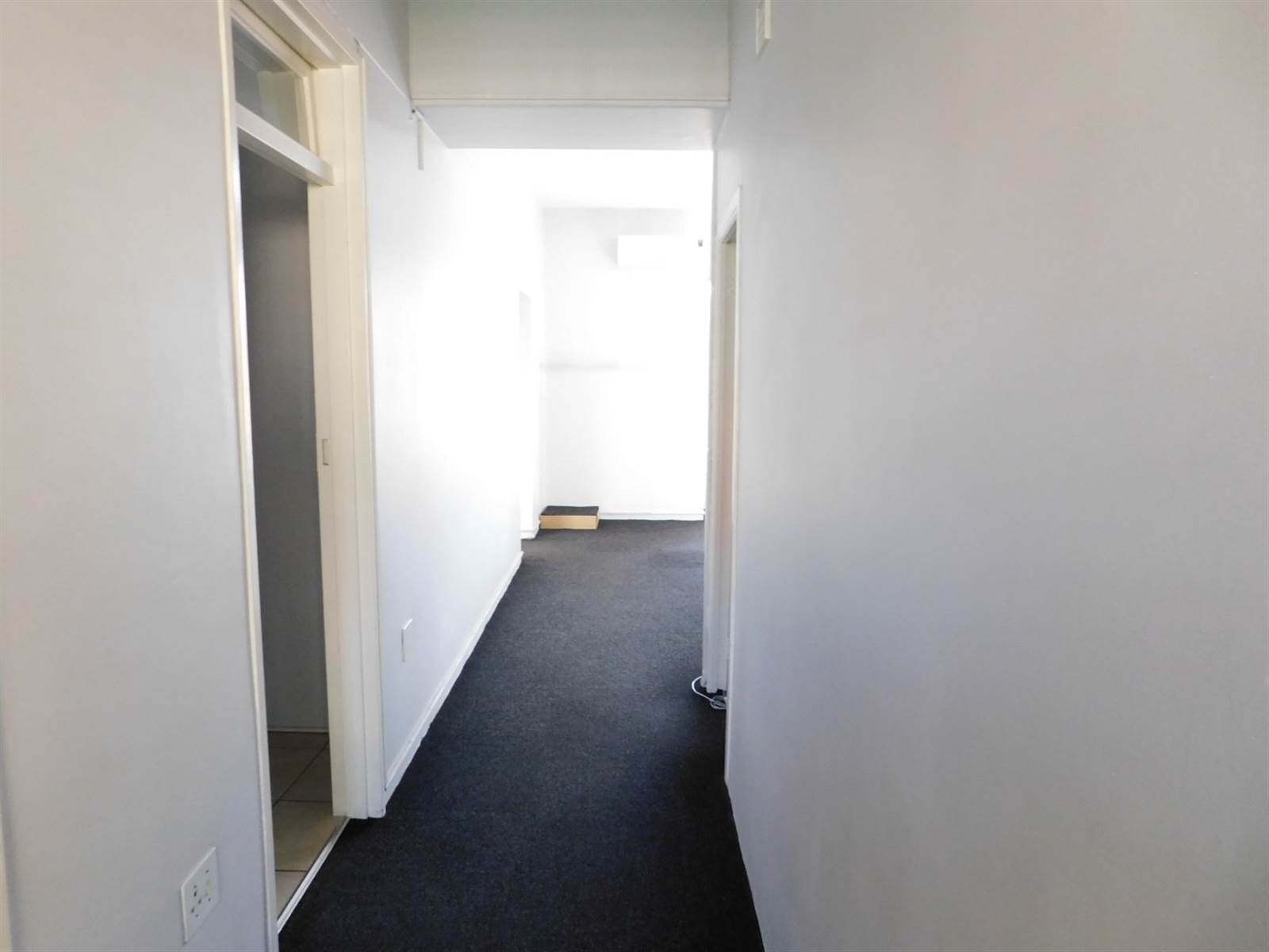 150  m² Office Space in Northcliff photo number 9