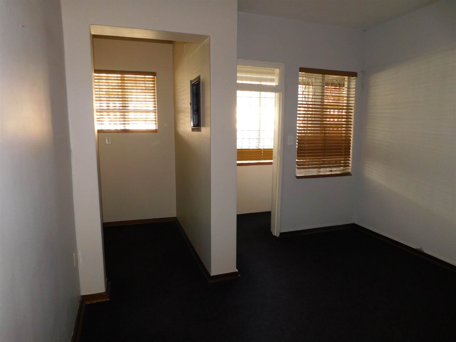 150  m² Office Space in Northcliff photo number 12
