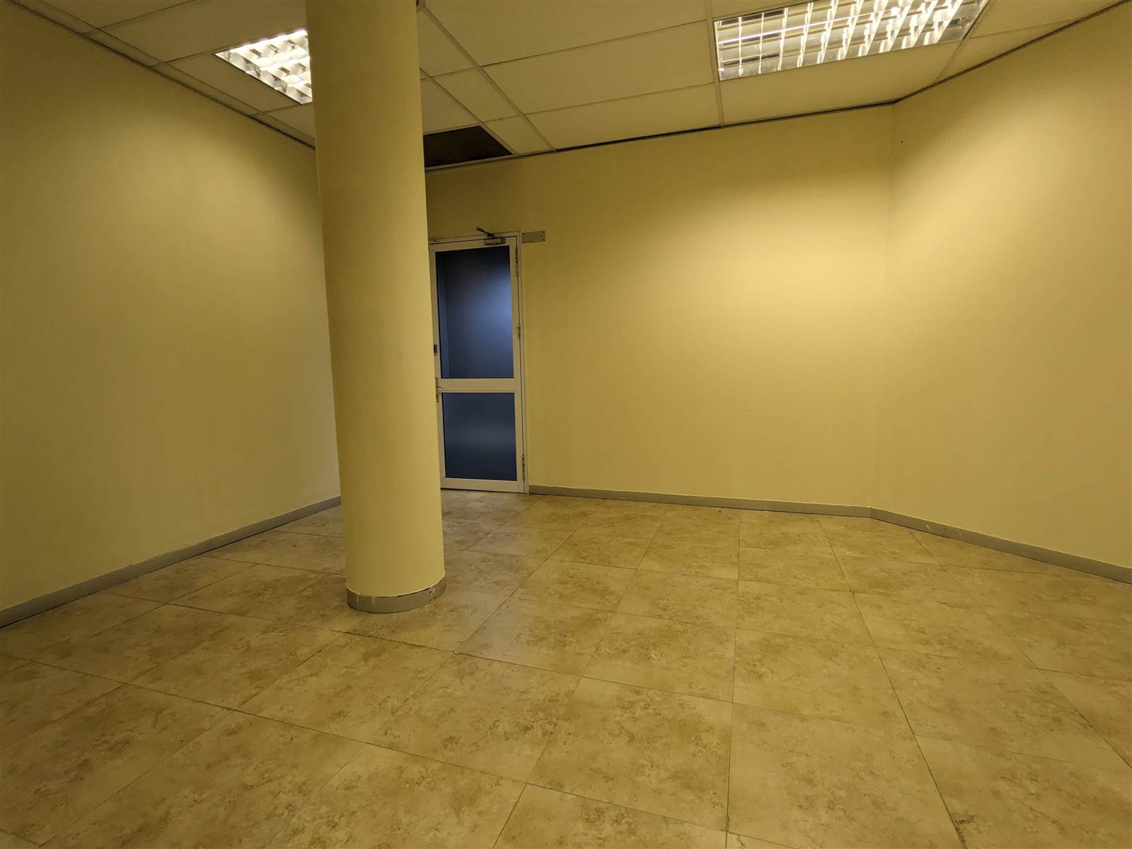 427  m² Commercial space in Milnerton Central photo number 26