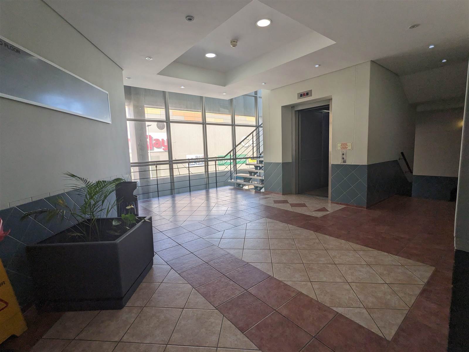 427  m² Commercial space in Milnerton Central photo number 14