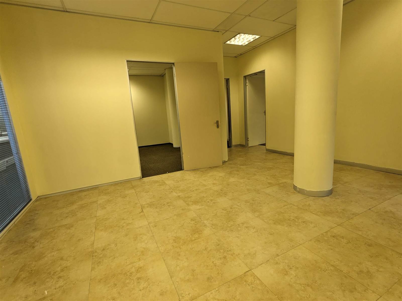 427  m² Commercial space in Milnerton Central photo number 25