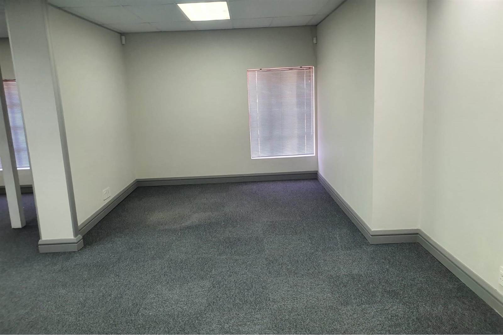 218  m² Commercial space in Newton Park photo number 10