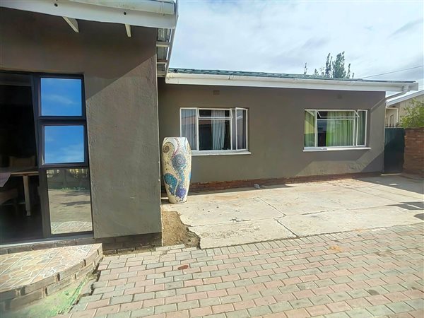 3 Bedroom House 3 Bedroom House