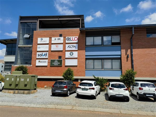 163  m² Commercial space in Lynnwood