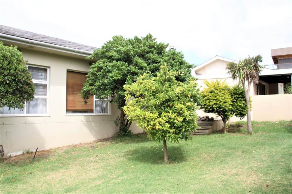 4 Bed House in Grabouw photo number 10