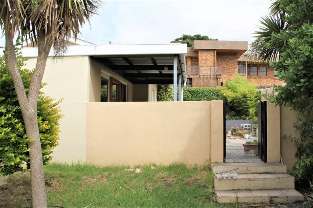 4 Bed House in Grabouw photo number 16