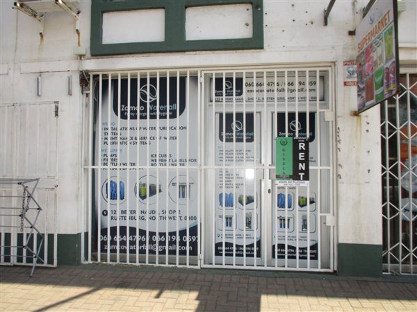 33 m² Retail Space 33 m² Retail Space